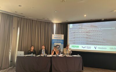 Francisco Javier Fernández Zurita modera una de las mesas del Encuentro sobre liquidación de sociedades y patrimonio de personas